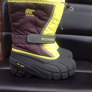 Sorel girls yellow winter rain boots size 13